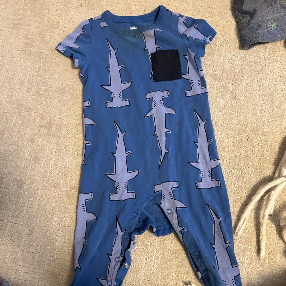 TEA collection short sleeve romper. 18-24 mo